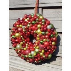 Rood/groene kerstkrans.....51 cm doornee