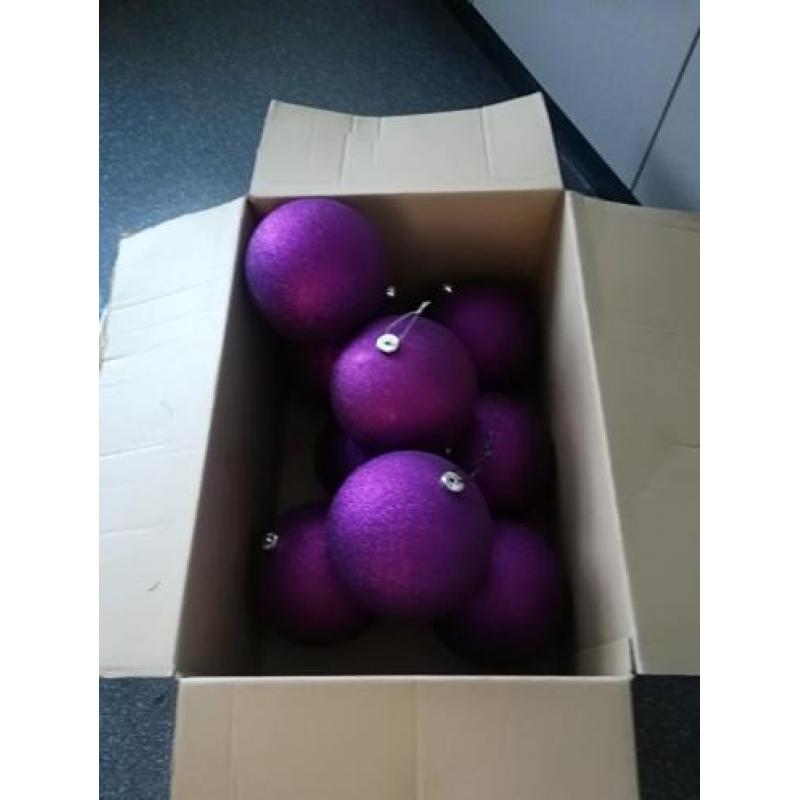 9 grote paarse kerstballen