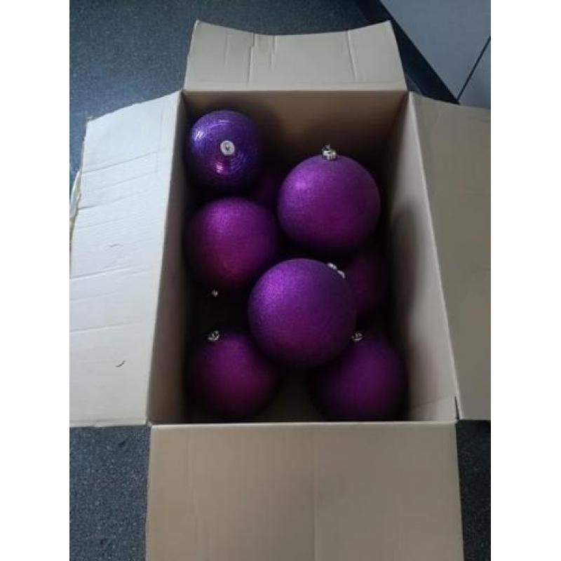 9 grote paarse kerstballen