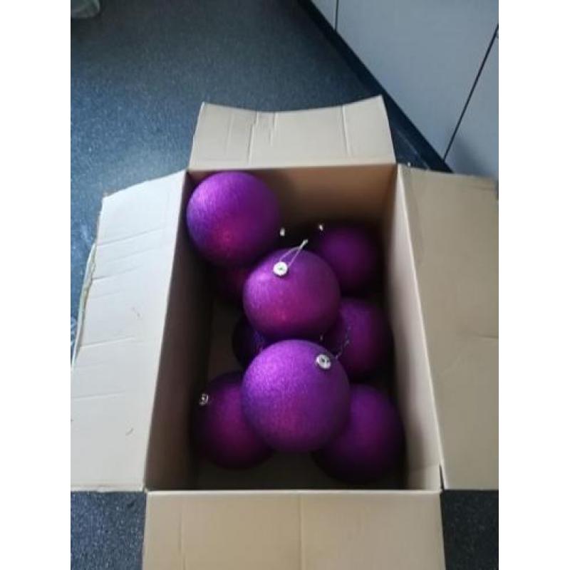 9 grote paarse kerstballen