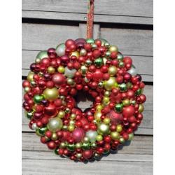 Rood/groene kerstkrans.....51 cm doornee