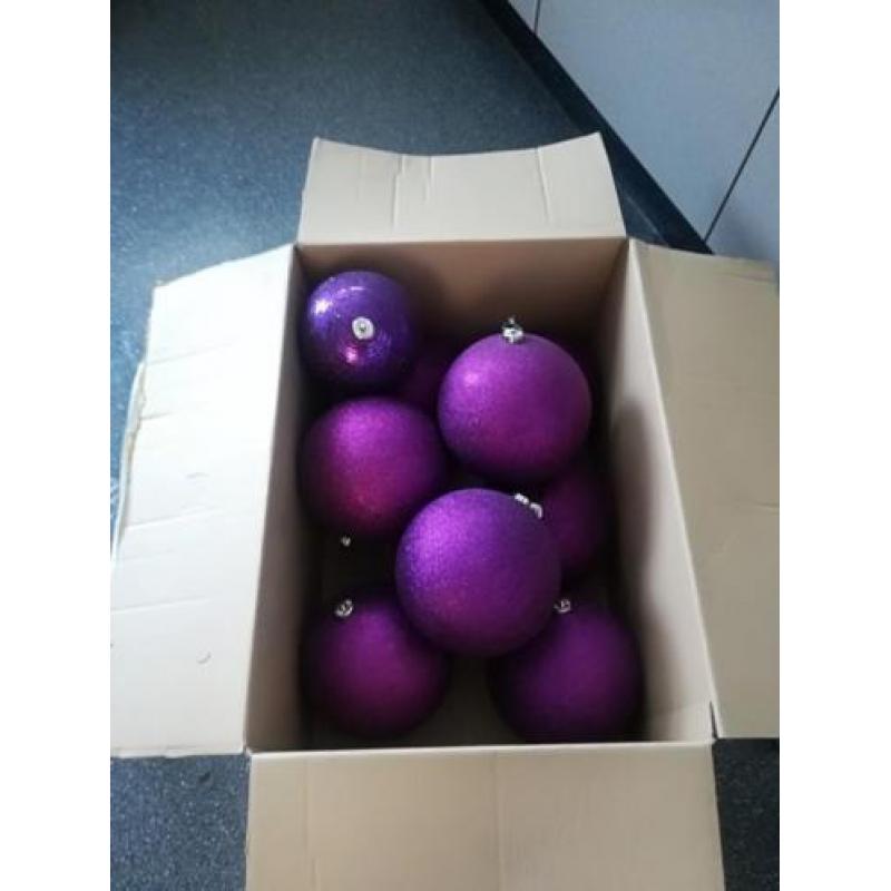 9 grote paarse kerstballen
