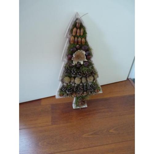 Kerstboom van natuur gemaakt.