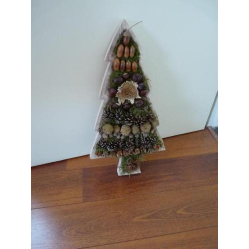 Kerstboom van natuur gemaakt.