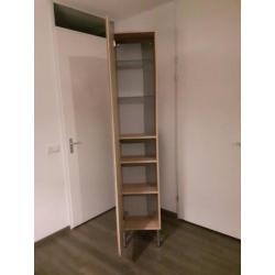 Ikea Godmorgon hoge badkamerkast kleur eiken met poten
