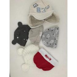 zeer mooi en compleet pakket babykleding voor jongen (mt 50/
