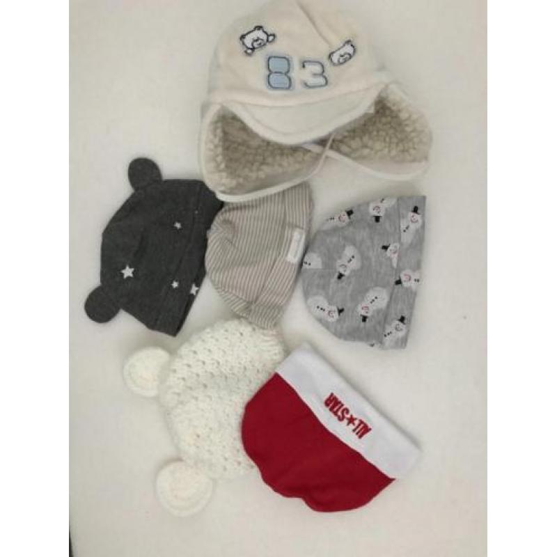 zeer mooi en compleet pakket babykleding voor jongen (mt 50/
