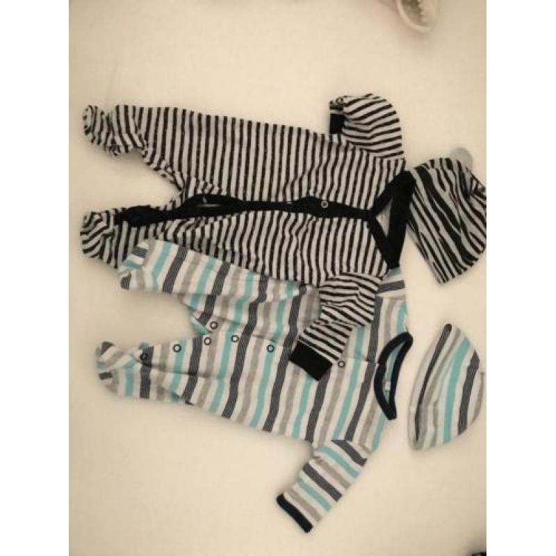 zeer mooi en compleet pakket babykleding voor jongen (mt 50/