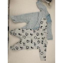 zeer mooi en compleet pakket babykleding voor jongen (mt 50/