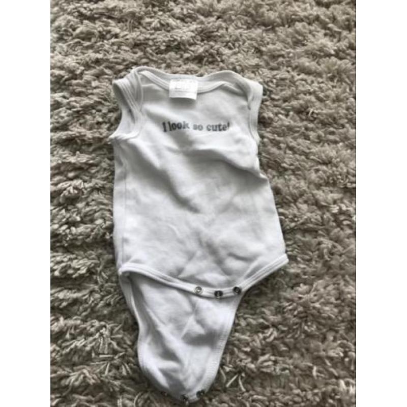 Vier witte rompers