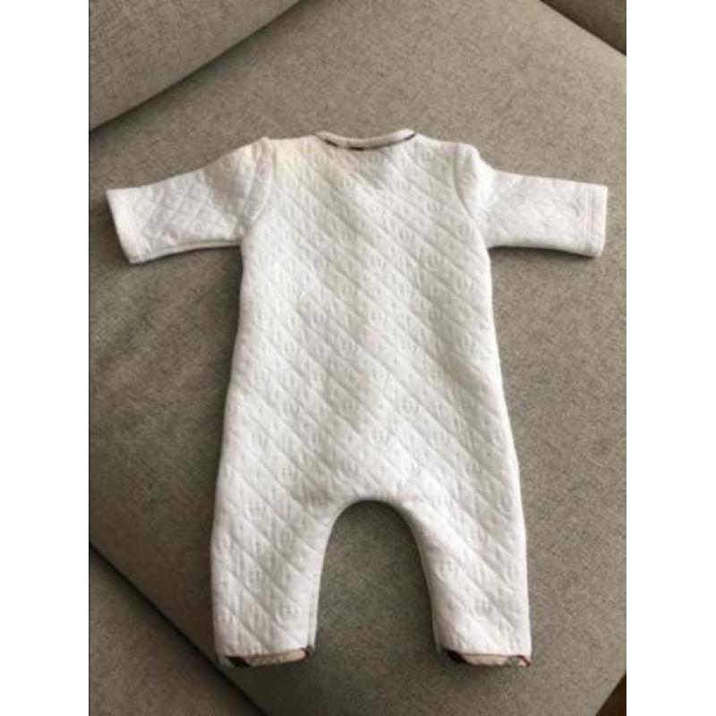 BURBERRY boxpakje 54 50 56 1 maand