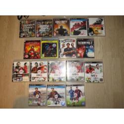 Playstation 3 met 2 controllers en 17 games.