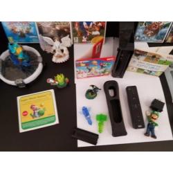 19 wii spellen met complete Wii set /controllers /skylanders
