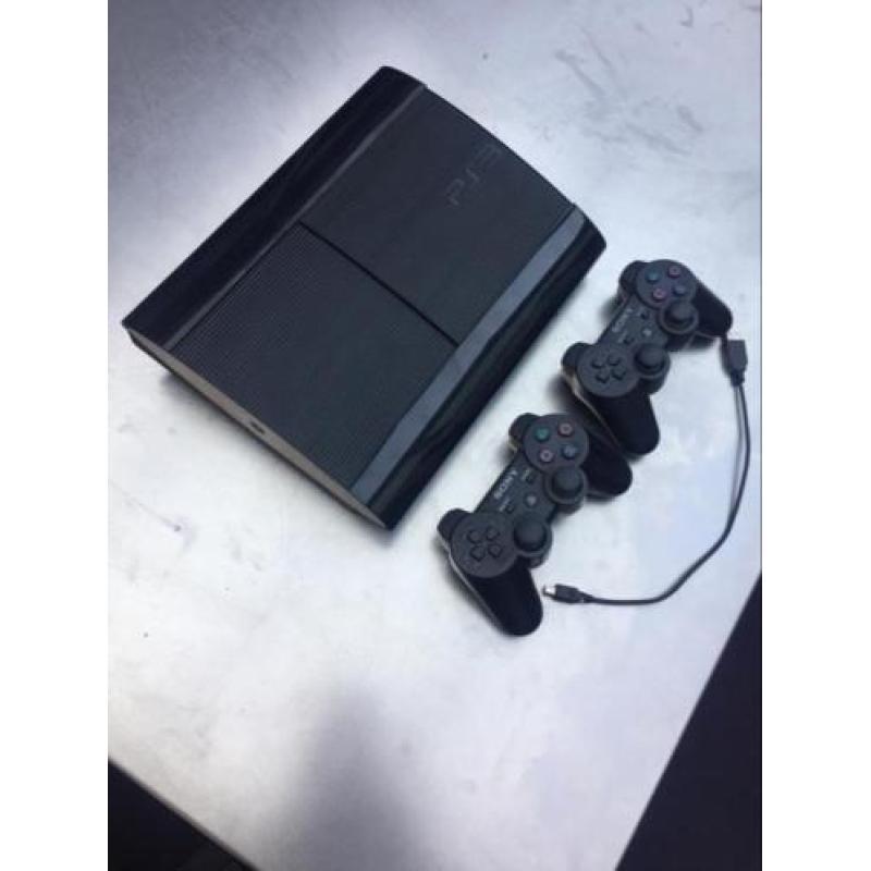 Ps3 super slim in doos