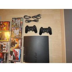 Playstation 3 met 2 controllers en 17 games.