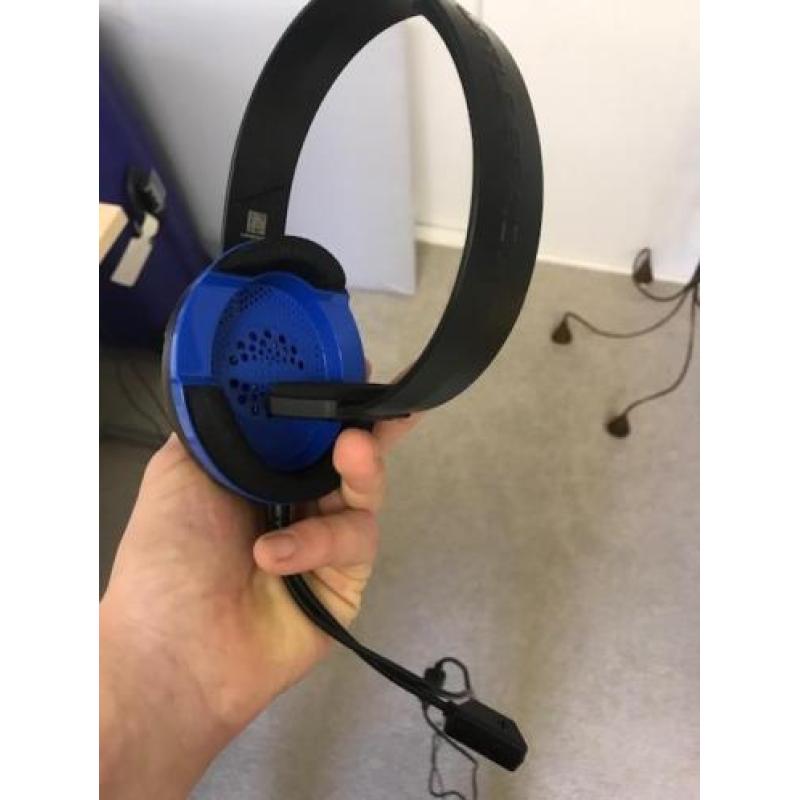 Playstation 4 met controller, headset en fifa 18