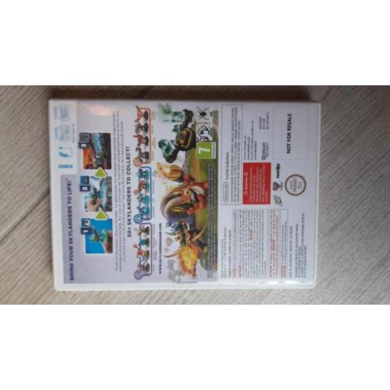 3 Wii spellen skylanders met 35 figuren