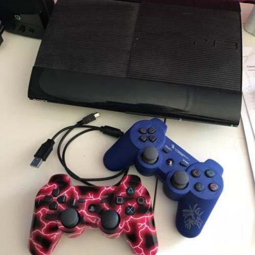 Playstation 3 PS3 500GB + controller(s) en games
