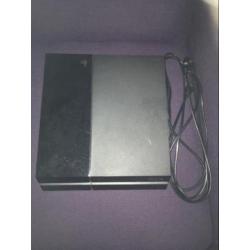 PlayStation4 500G + HDMI kabel + USB oplaadkabel + 4 spellen